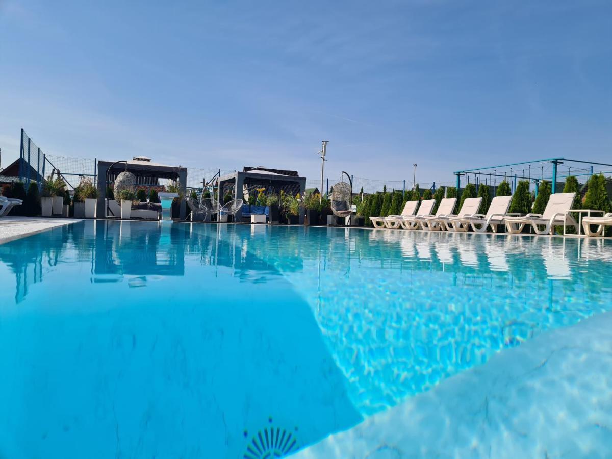Osrodek Sea Star Premium Hotel Сърбиново Екстериор снимка