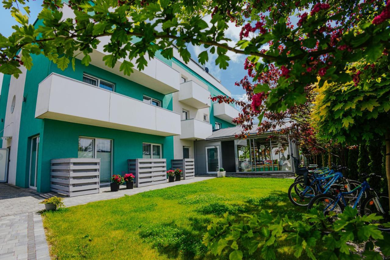 Osrodek Sea Star Premium Hotel Сърбиново Екстериор снимка